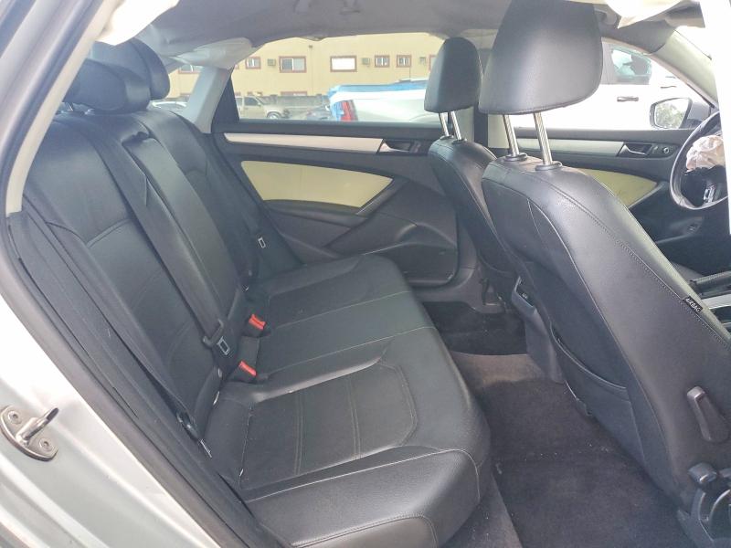 59991026 :رقم المزاد ، 1VWBH7A37DC104733 vin ، 2013 Volkswagen Passat مزاد بيع