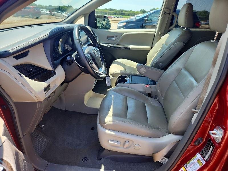 62683376 :رقم المزاد ، 5TDYZ3DC8KS989602 vin ، 2019 Toyota Sienna مزاد بيع