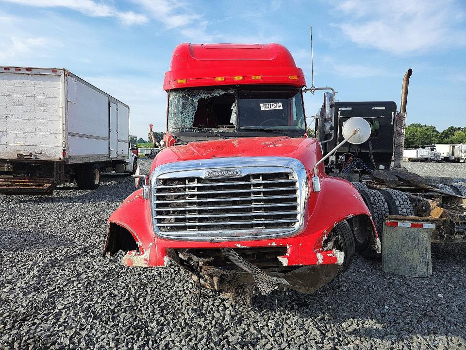 2003 Freightliner Conventional მანქანა იყიდება აუქციონზე, vin: 1FUJA6CK53LM08135, აუქციონის ნომერი: 60771676