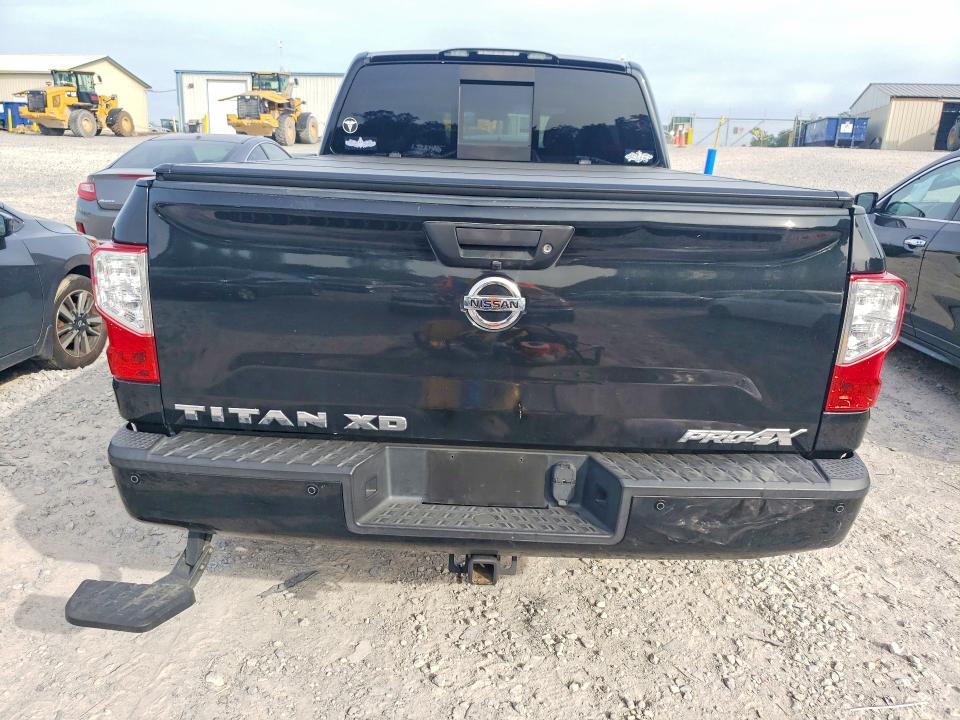 62001366 :رقم المزاد ، 1N6BA1F49JN519085 vin ، 2018 Nissan Titan Xd مزاد بيع