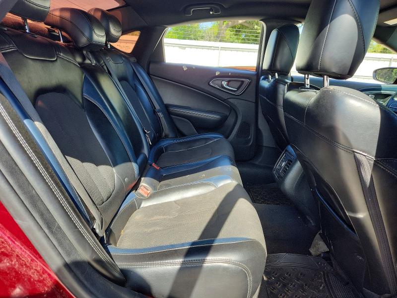 61928706 :رقم المزاد ، 1C3CCCBG9FN527762 vin ، 2015 Chrysler 200 مزاد بيع