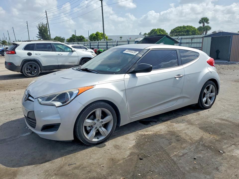 60804436 :رقم المزاد ، KMHTC6AD1FU228546 vin ، 2015 Hyundai Veloster مزاد بيع