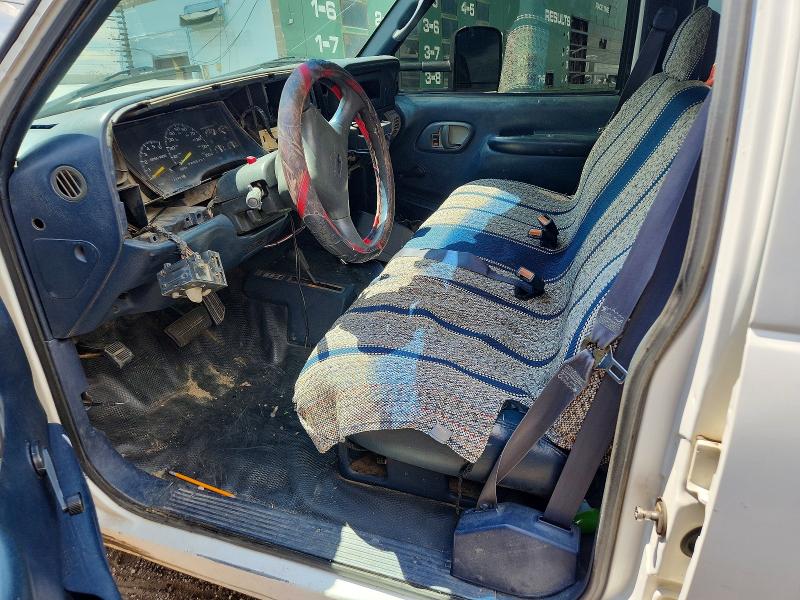 Продаж на аукціоні авто 2000 Chevrolet Gmt-400, vin: 1GBHK33R8YF478205, номер лоту: 61926486