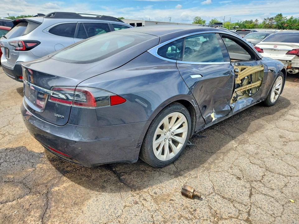 Продажа на аукционе авто 2018 Tesla Model S, vin: 5YJSA1E25JF272018, номер лота: 59189106