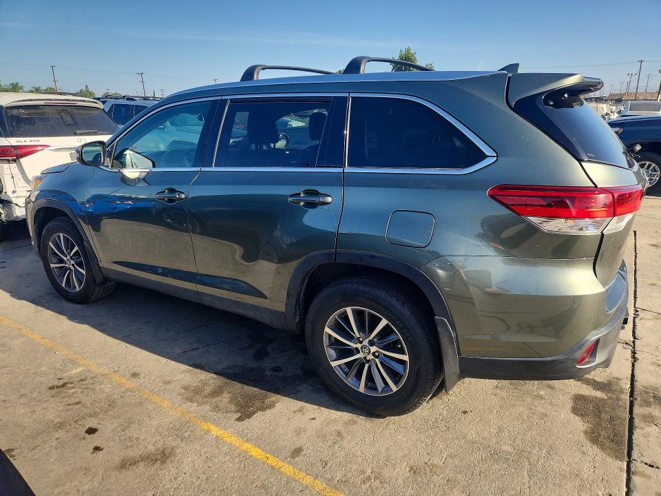 62607866 :رقم المزاد ، 5TDJZRFH3KS940661 vin ، 2019 Toyota Highlander مزاد بيع