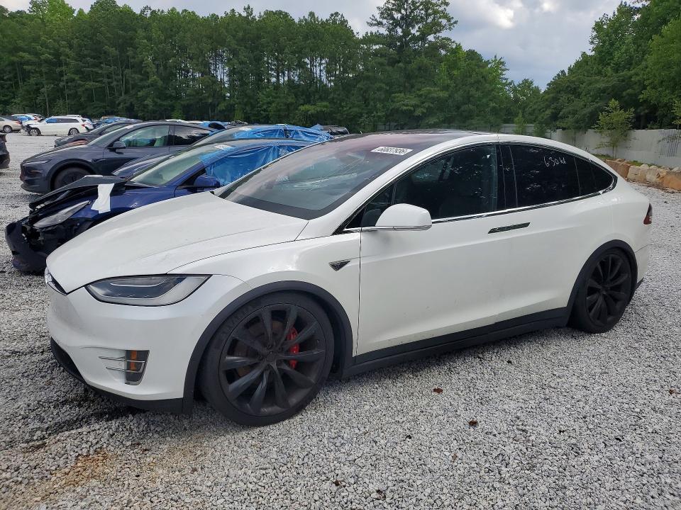 60837936 :رقم المزاد ، 5YJXCBE40GF008995 vin ، 2016 Tesla Model X مزاد بيع