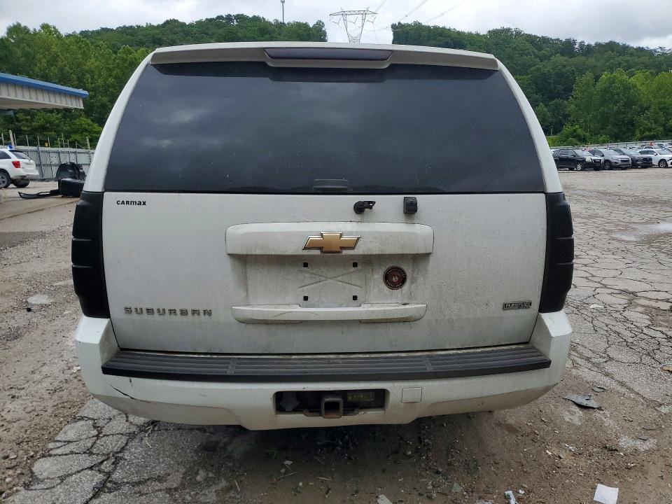 60656796 :رقم المزاد ، 1GNFC16037J207833 vin ، 2007 Chevrolet Suburban مزاد بيع