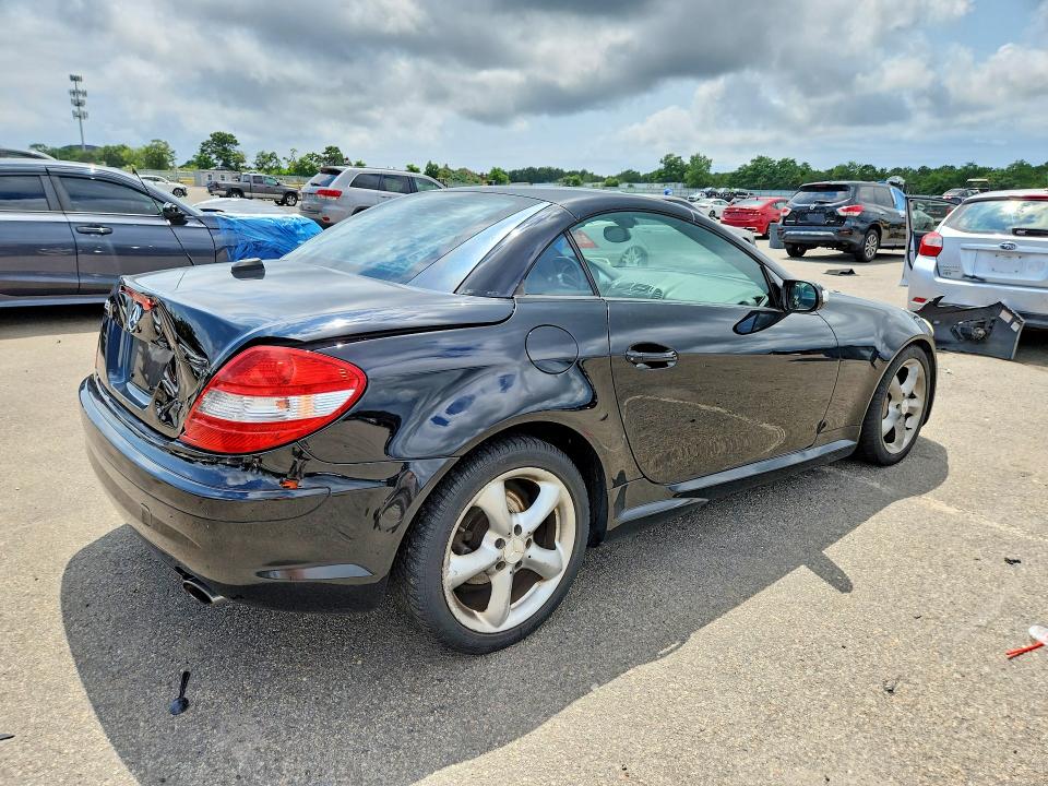 62835876 :رقم المزاد ، WDBWK56F15F053869 vin ، 2005 Mercedes-benz Slk مزاد بيع