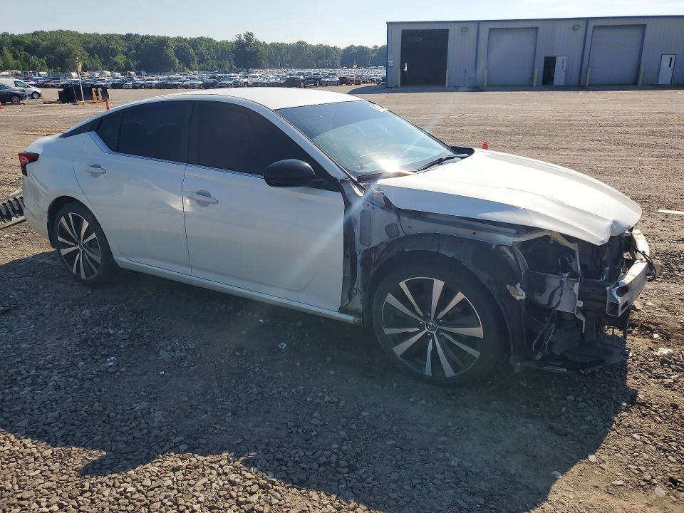59386126 :رقم المزاد ، 1N4BL4CVXKN322039 vin ، 2019 Nissan Altima مزاد بيع