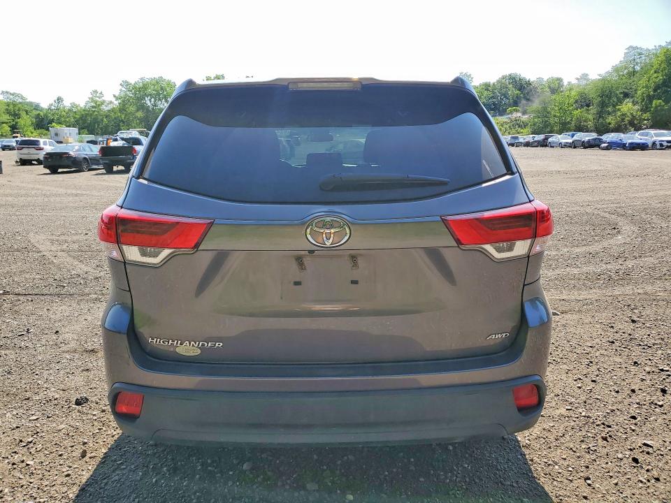Продаж на аукціоні авто 2019 Toyota Highlander, vin: 5TDBZRFH3KS962468, номер лоту: 62429846