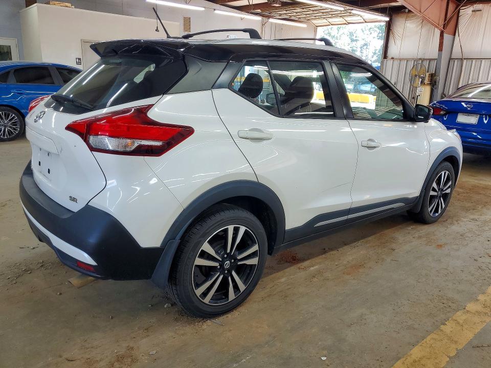 Продажа на аукционе авто 2018 Nissan Kicks, vin: 3N1CP5CU0JL532876, номер лота: 63226366