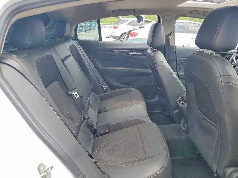60491586 :رقم المزاد ، W04GM6SX2J1127550 vin ، 2018 Buick Regal مزاد بيع
