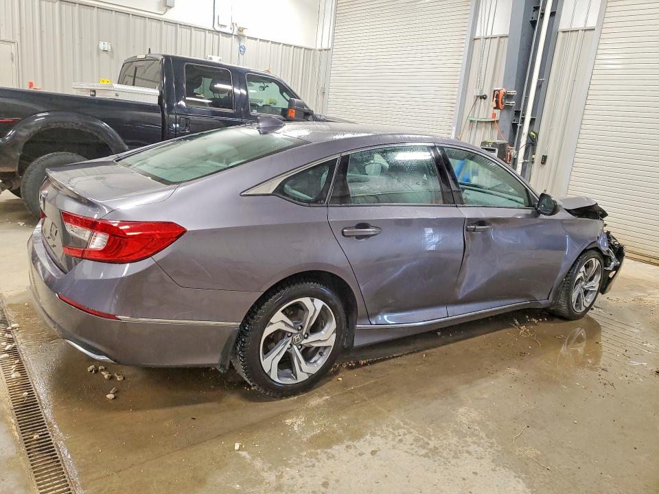 60133886 :رقم المزاد ، 1HGCV1F49JA232818 vin ، 2018 Honda Accord مزاد بيع