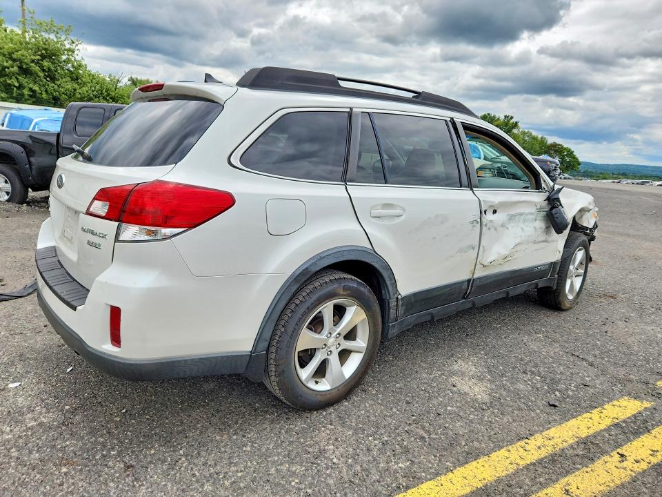 63197876 :رقم المزاد ، 4S4BRBKC6D3321266 vin ، 2013 Subaru Outback مزاد بيع