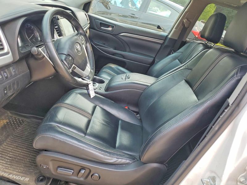 61020666 :رقم المزاد ، 5TDJZRFH3HS517684 vin ، 2017 Toyota Highlander مزاد بيع