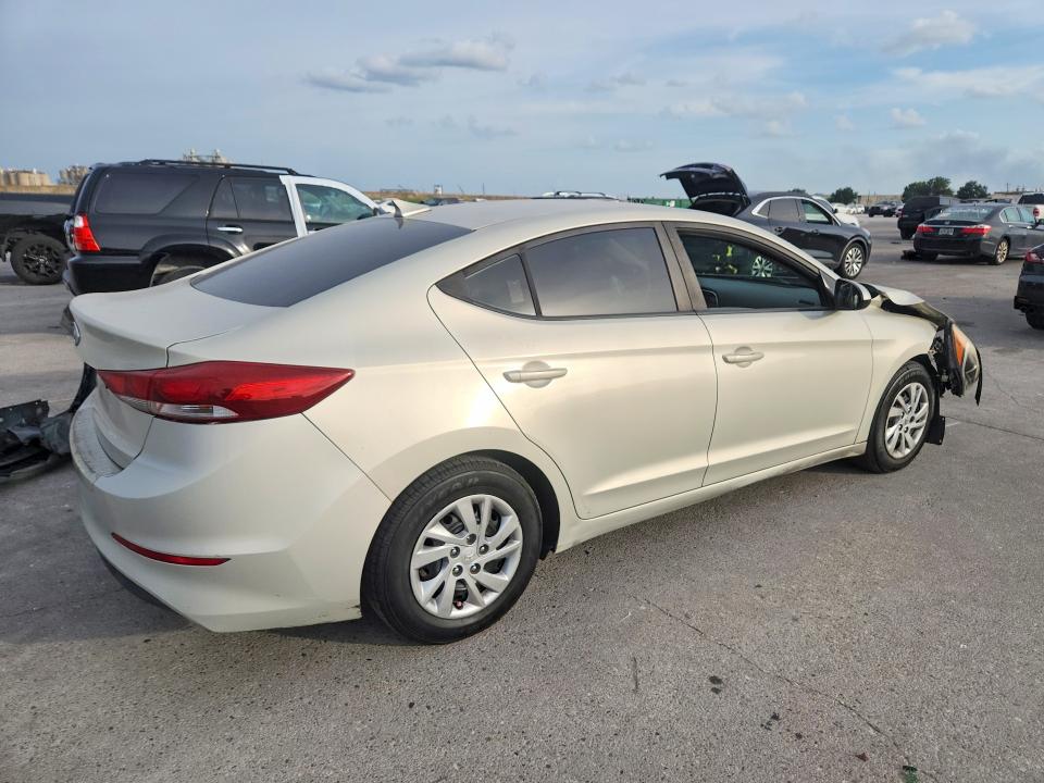63226896 :رقم المزاد ، KMHD74LF5HU392008 vin ، 2017 Hyundai Elantra مزاد بيع