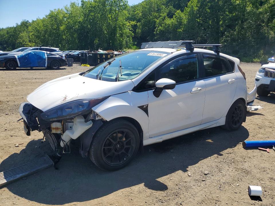 61673066 :رقم المزاد ، 3FADP4GX8GM110668 vin ، 2016 Ford Fiesta مزاد بيع