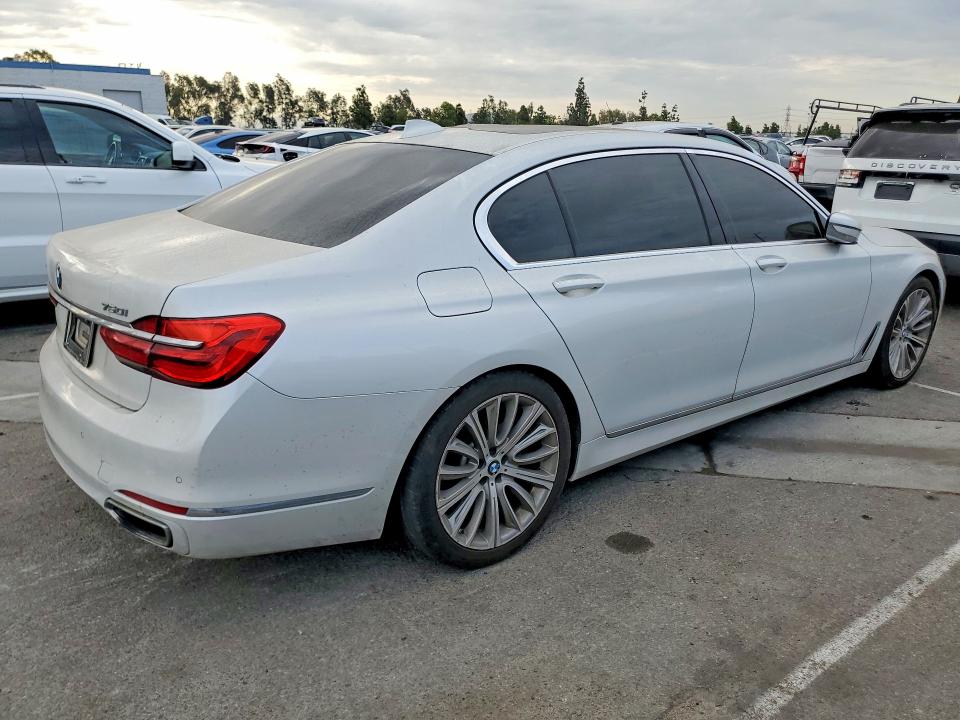 61810616 :رقم المزاد ، WBA7F2C53GG415098 vin ، 2016 Bmw 750 مزاد بيع