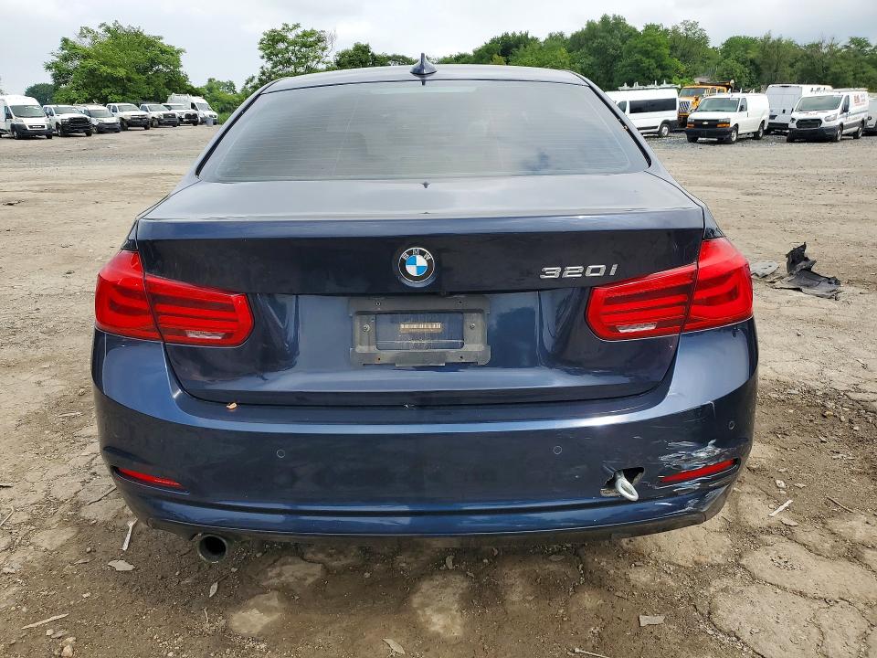 Продаж на аукціоні авто 2017 Bmw 320, vin: WBA8E1G34HNU15926, номер лоту: 60263386