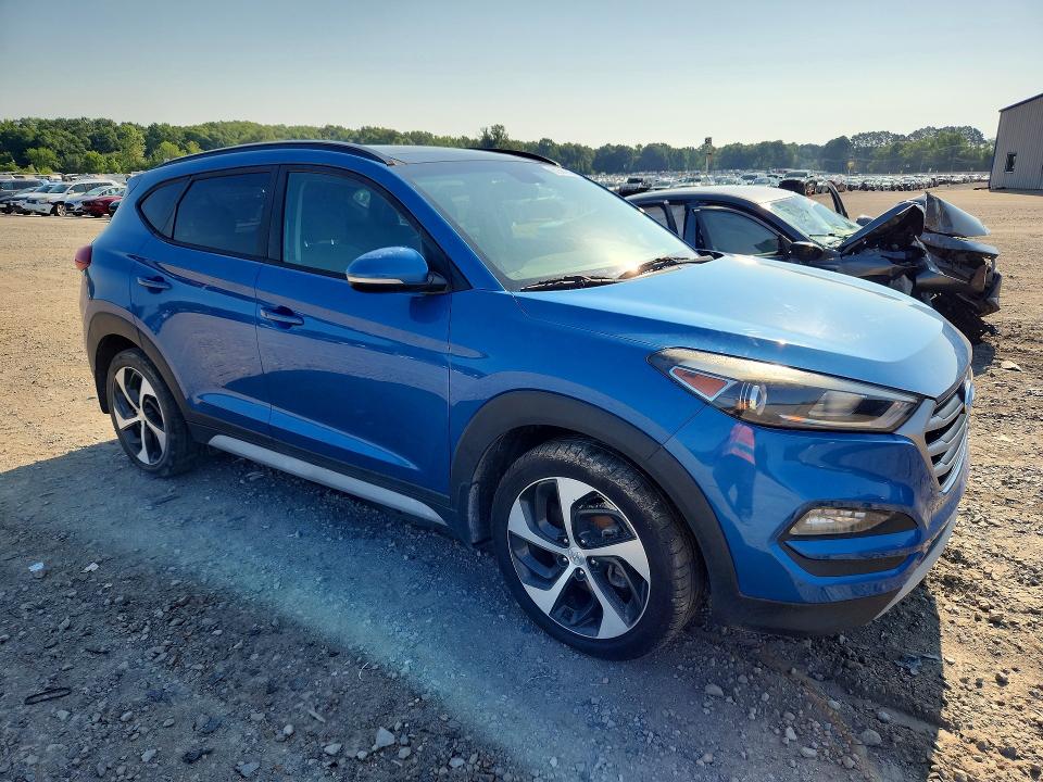60380966 :رقم المزاد ، KM8J33A27JU805383 vin ، 2018 Hyundai Tucson مزاد بيع