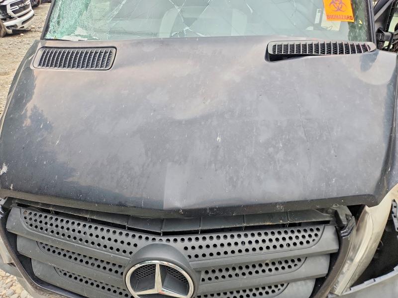 60933626 :رقم المزاد ، 8BRPE8DD8GE127571 vin ، 2016 Mercedes-benz Sprinter مزاد بيع