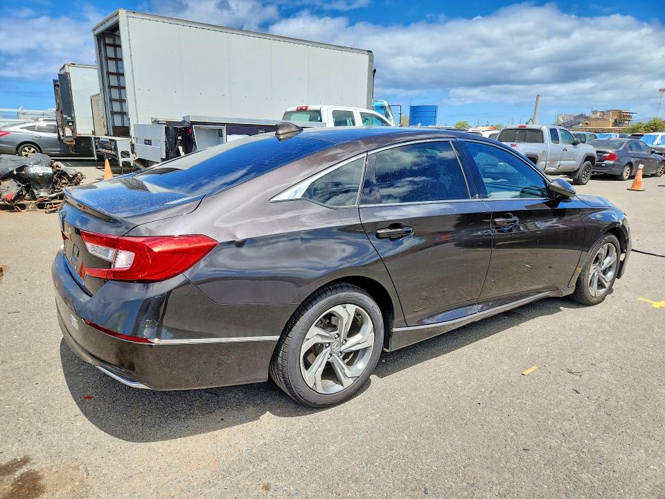 Продажа на аукционе авто 2018 Honda Accord, vin: 1HGCV1F4XJA076207, номер лота: 59199676