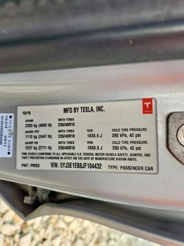 60234676 :رقم المزاد ، 5YJ3E1EB8JF104432 vin ، 2018 Tesla Model 3 مزاد بيع