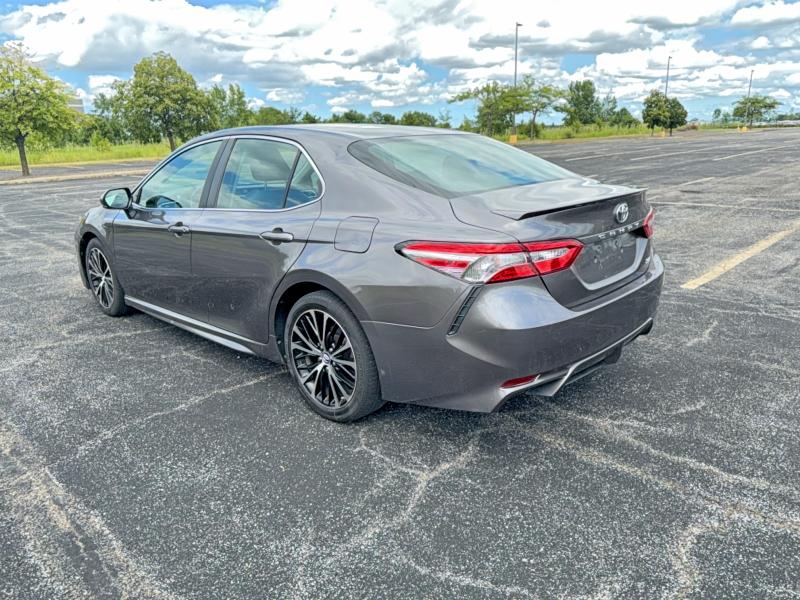 Продаж на аукціоні авто 2018 Toyota Camry, vin: 4T1B11HKXJU560650, номер лоту: 62498586