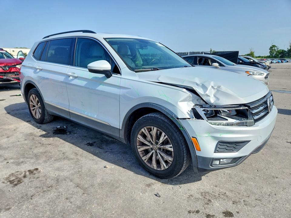 Продажа на аукционе авто 2018 Volkswagen Tiguan, vin: 3VV3B7AX9JM038936, номер лота: 60299406