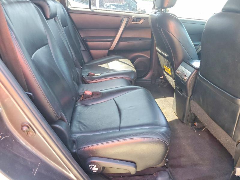 61555736 :رقم المزاد ، 5TDZK3EH3CS077531 vin ، 2012 Toyota Highlander مزاد بيع
