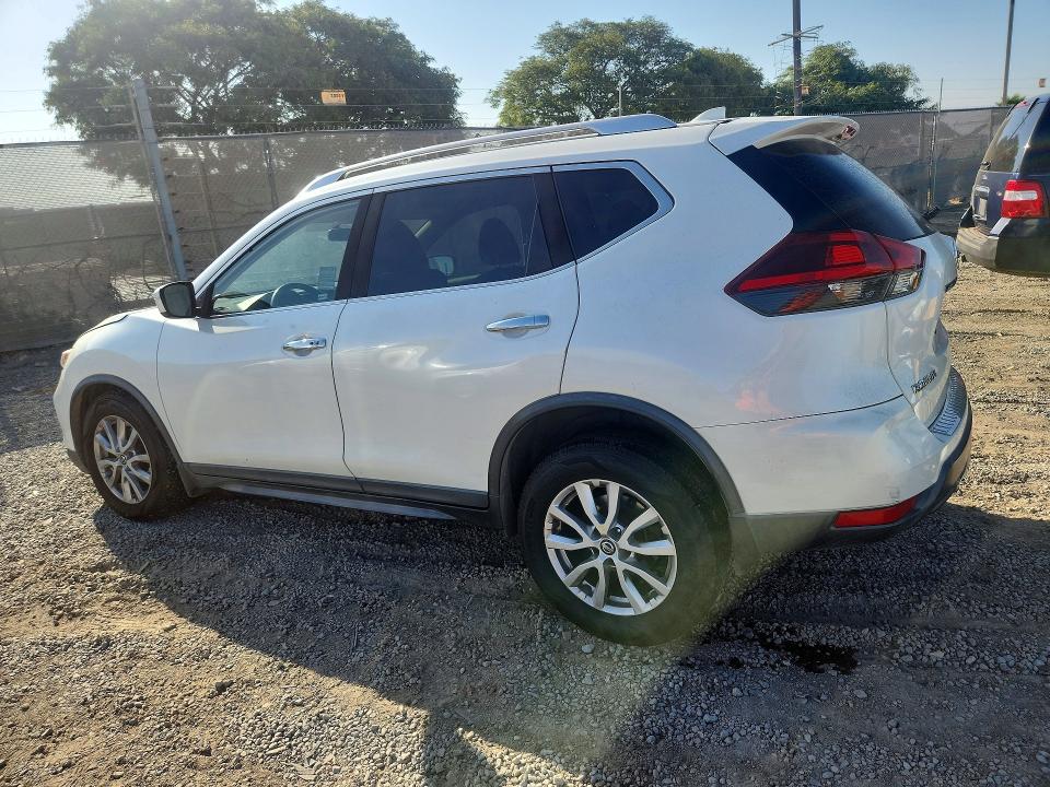 61072756 :رقم المزاد ، KNMAT2MT6JP600008 vin ، 2018 Nissan Rogue مزاد بيع