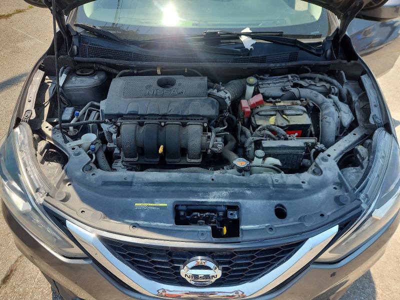 62826136 :رقم المزاد ، 3N1AB7AP5JY306785 vin ، 2018 Nissan Sentra مزاد بيع