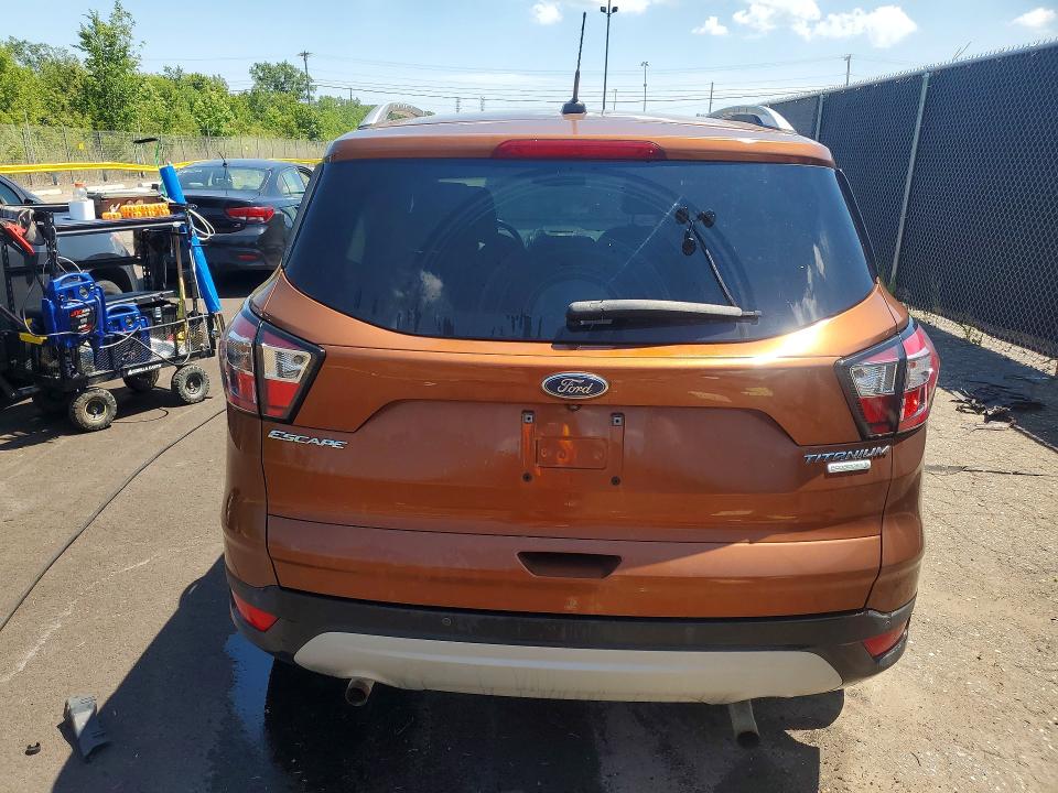 Продажа на аукционе авто 2017 Ford Escape, vin: 1FMCU0J99HUD51357, номер лота: 60381686