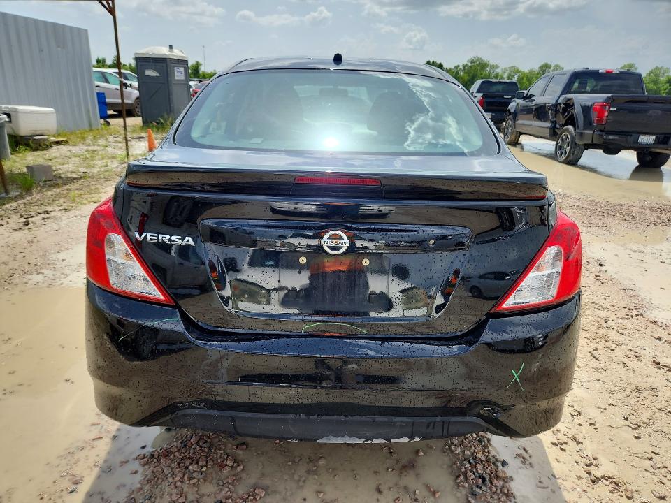 61769216 :رقم المزاد ، 3N1CN7AP5JL835392 vin ، 2018 Nissan Versa مزاد بيع