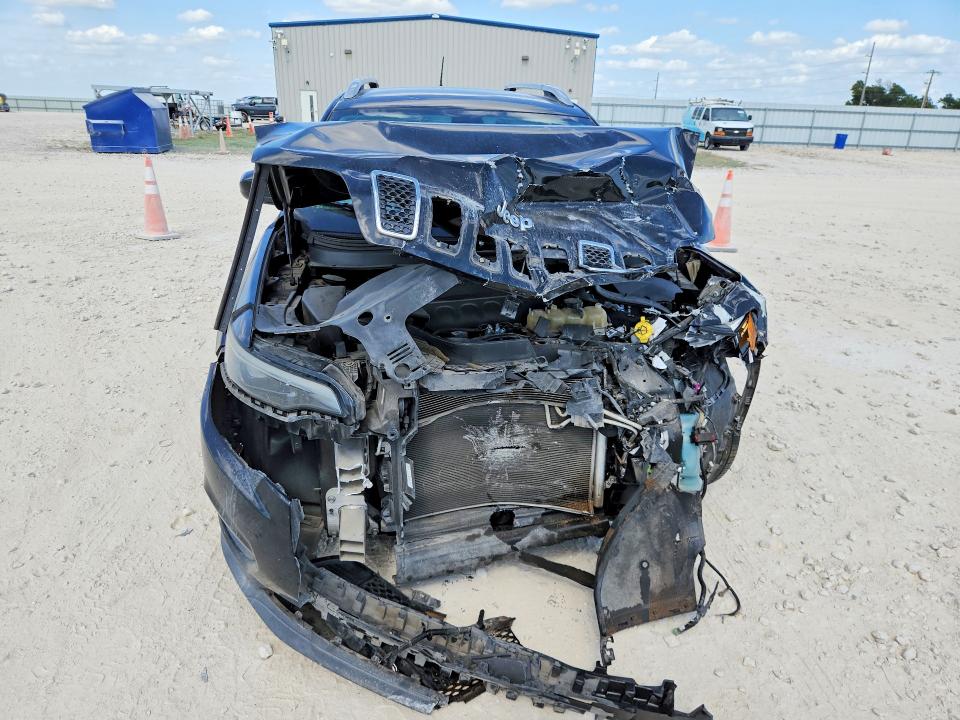 63054666 :رقم المزاد ، 1C4PJLLB2KD202957 vin ، 2019 Jeep Cherokee مزاد بيع