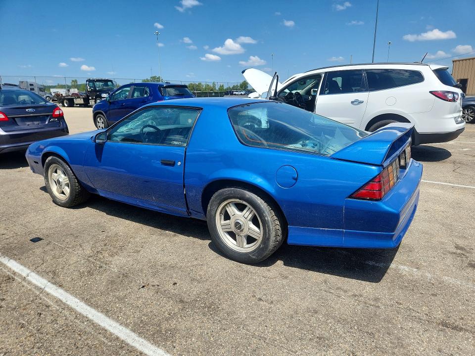 1991 Chevrolet Camaro მანქანა იყიდება აუქციონზე, vin: 1G1FP2387ML180674, აუქციონის ნომერი: 63042726