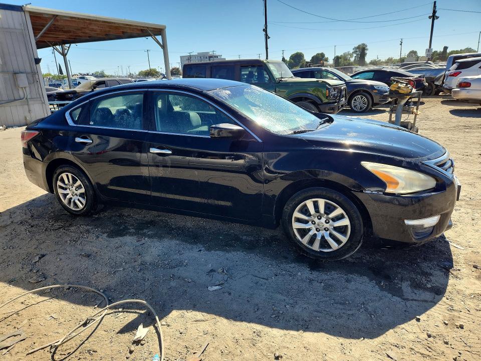 Продаж на аукціоні авто 2015 Nissan Altima, vin: 1N4AL3AP1FN300236, номер лоту: 60330546