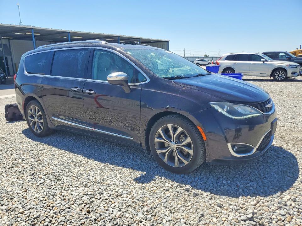 60761256 :رقم المزاد ، 2C4RC1GG0HR525746 vin ، 2017 Chrysler Pacifica مزاد بيع