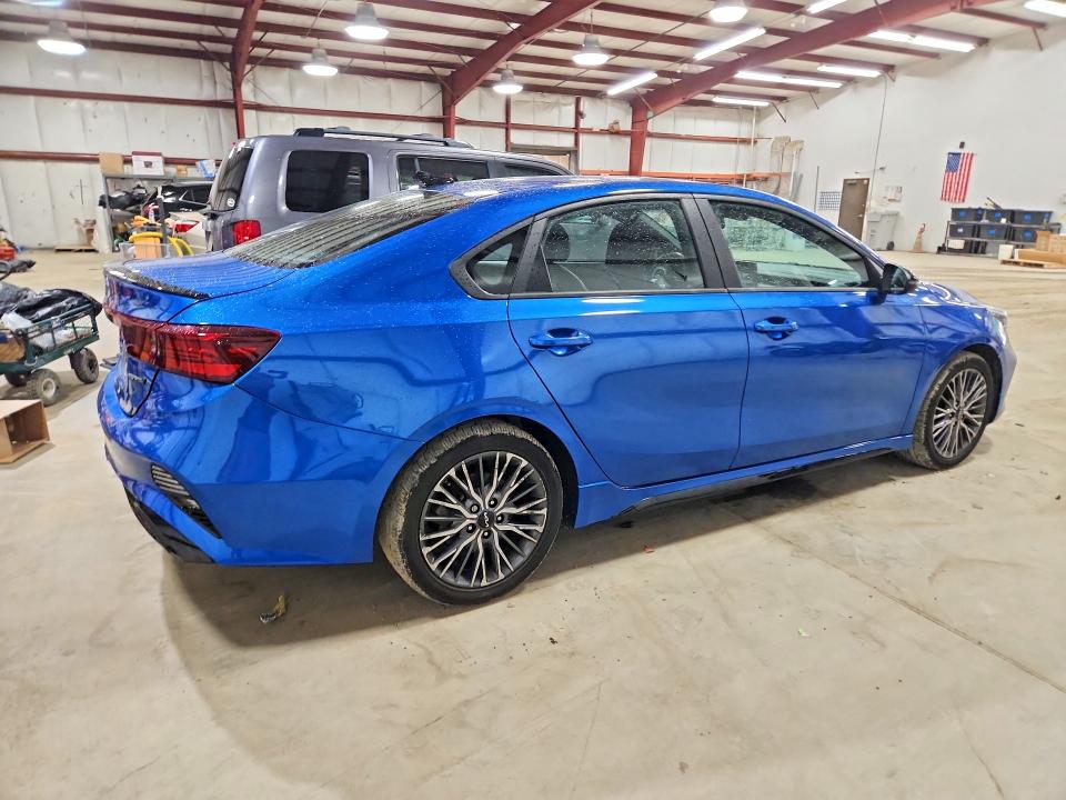 2022 Kia Forte მანქანა იყიდება აუქციონზე, vin: 3KPF54AD2NE478049, აუქციონის ნომერი: 61923346