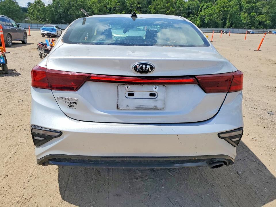60441876 :رقم المزاد ، 3KPF24AD9LE255092 vin ، 2020 Kia Forte مزاد بيع