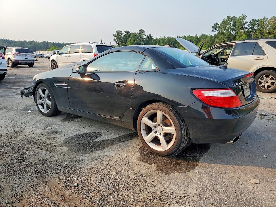 62652186 :رقم المزاد ، WDDPK4HA9FF098762 vin ، 2015 Mercedes-benz Slk مزاد بيع
