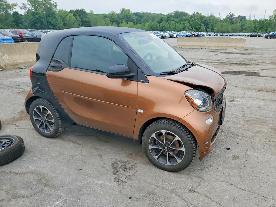 Продаж на аукціоні авто 2016 Smart Fortwo, vin: WMEFJ5DA1GK052308, номер лоту: 63064126