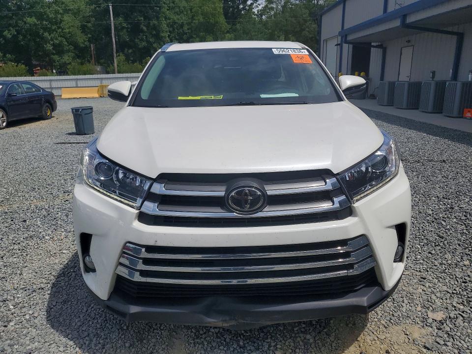 59621836 :رقم المزاد ، 5TDDZRFH3JS882353 vin ، 2018 Toyota Highlander مزاد بيع
