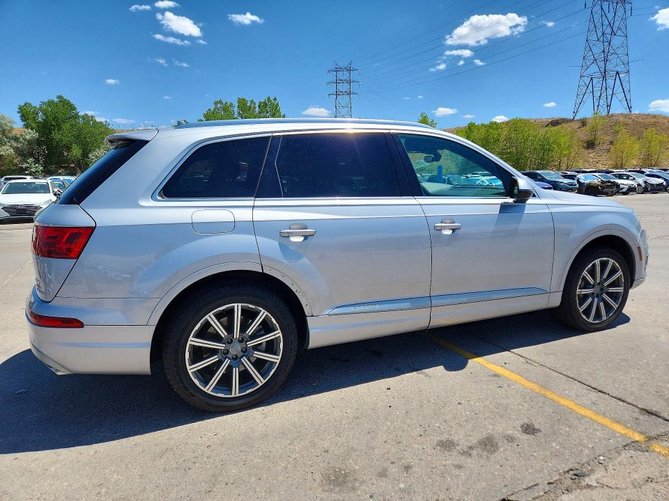 Продаж на аукціоні авто 2017 Audi Q7, vin: WA1LAAF74HD011330, номер лоту: 61891296