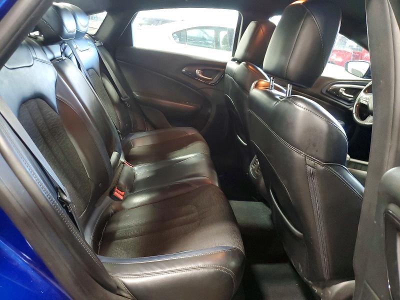 60061606 :رقم المزاد ، 1C3CCCDG2FN733518 vin ، 2015 Chrysler 200 مزاد بيع