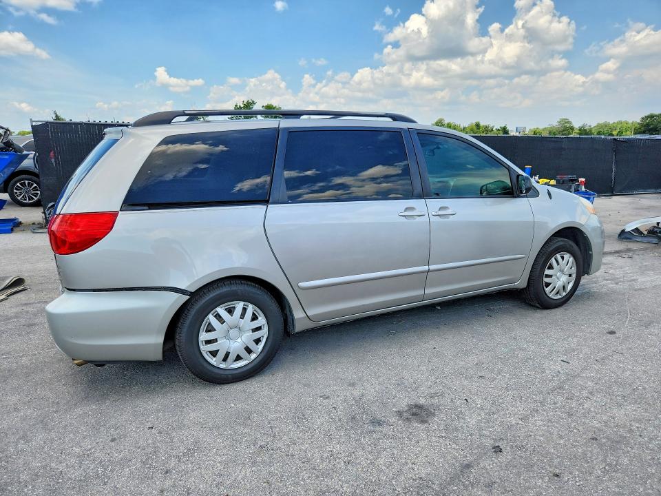 Продажа на аукционе авто 2010 Toyota Sienna, vin: 5TDKK4CC3AS304809, номер лота: 61880646