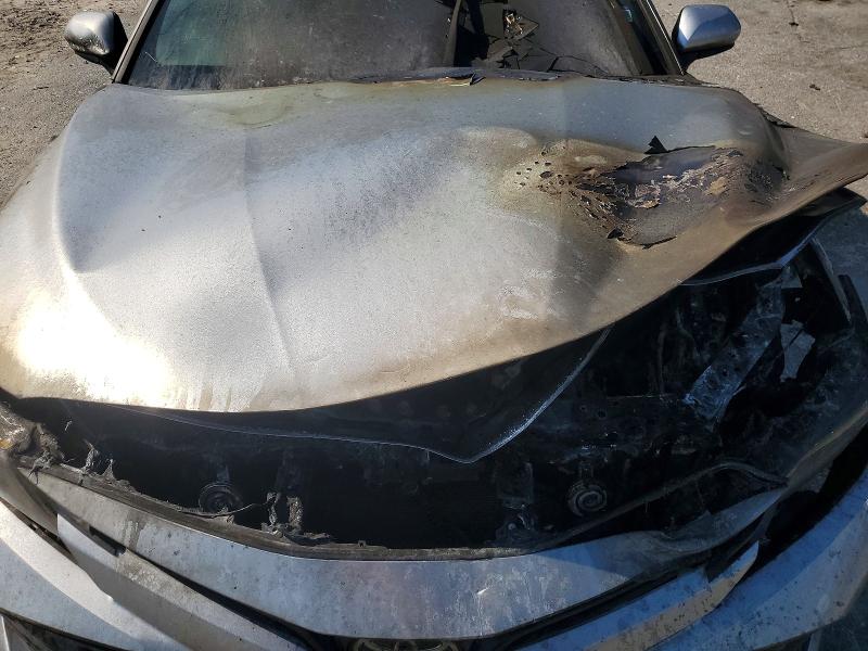 60158696 :رقم المزاد ، 4T1B11HK0KU249942 vin ، 2019 Toyota Camry مزاد بيع