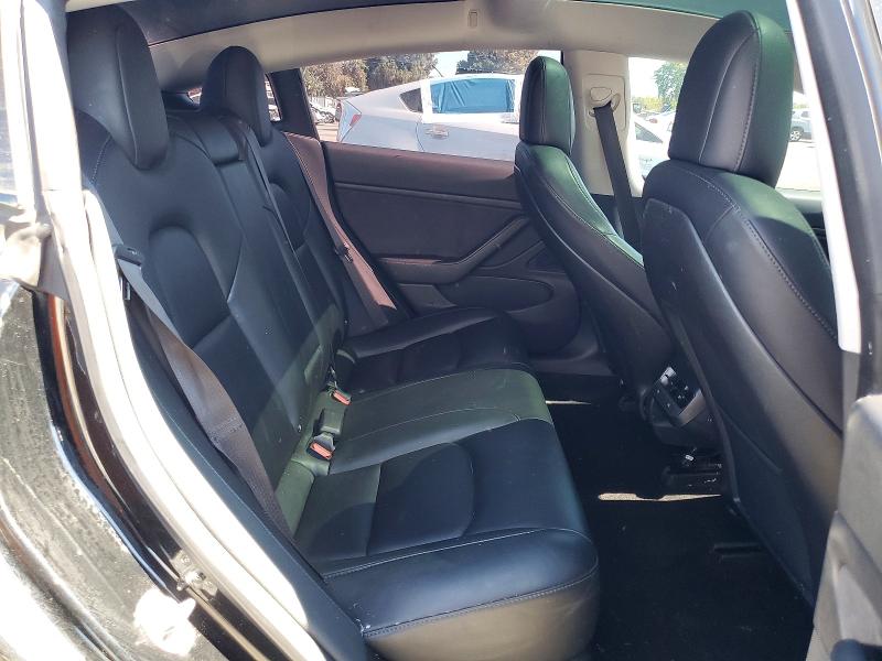 62295656 :رقم المزاد ، 5YJ3E1EA2JF123307 vin ، 2018 Tesla Model 3 مزاد بيع