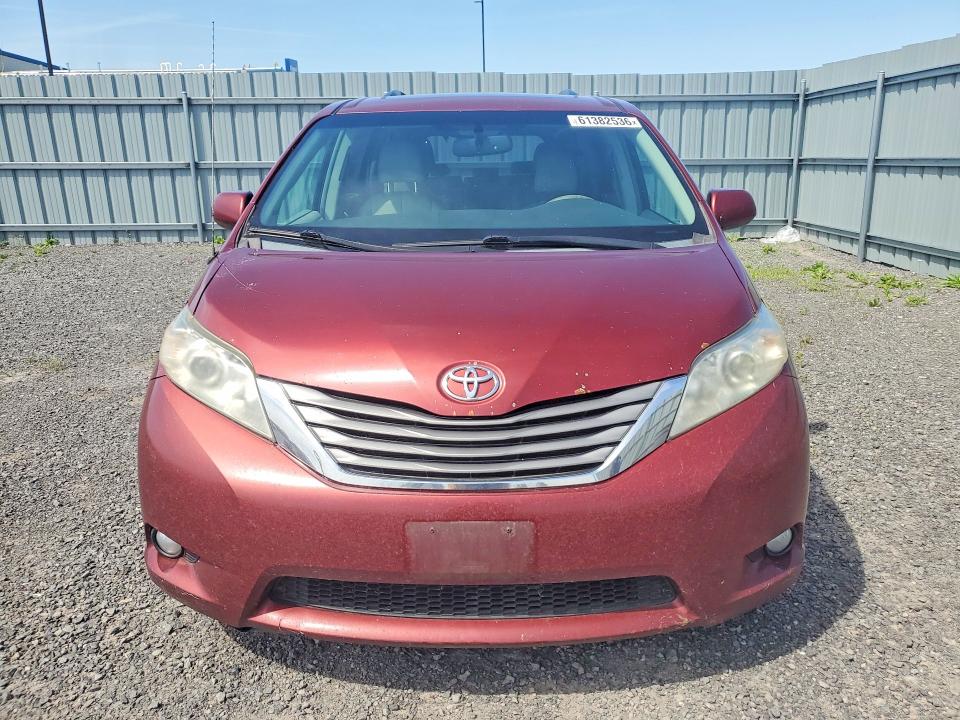 2014 Toyota Sienna მანქანა იყიდება აუქციონზე, vin: 5TDDK3DC7ES075347, აუქციონის ნომერი: 61382536