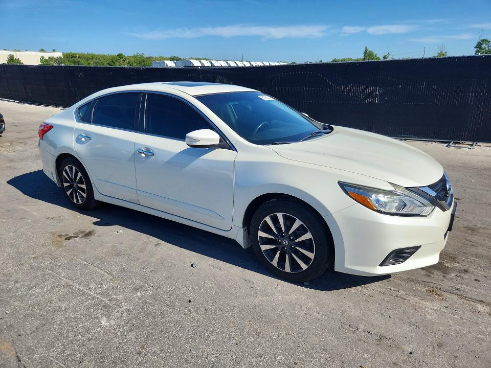 Продажа на аукционе авто 2016 Nissan Altima, vin: 1N4AL3AP0GC273740, номер лота: 61989316